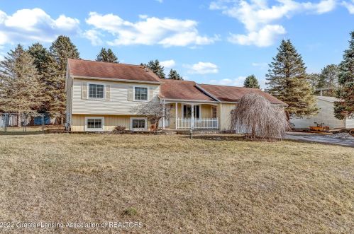 13135 Heather Ln, Perry, MI 48872-9120