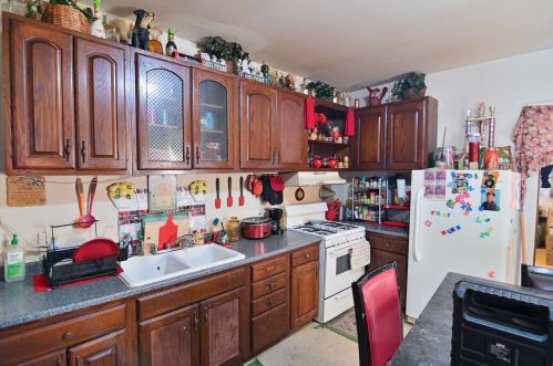 24 Philippa Ave, Waukegan IL 60085-4136 exterior