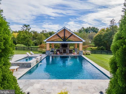 23073 Creighton Farms Dr, Leesburg VA 20175-6491 exterior