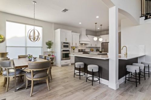 217 Emerald Rdg Dr, Austin TX 78732-1234 exterior