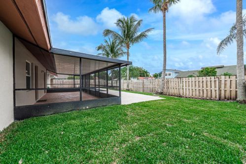 3936 Grn Frst Dr, Boynton Beach FL 33436-3126 exterior