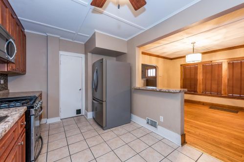 928 Jackson St, Waukegan IL 60085-7354 exterior