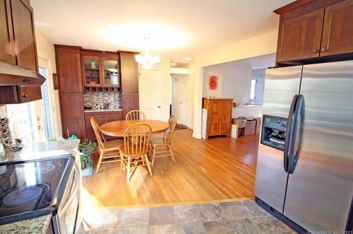 30 Hemlock Ter Ext, Deep River CT 06417-1606 exterior