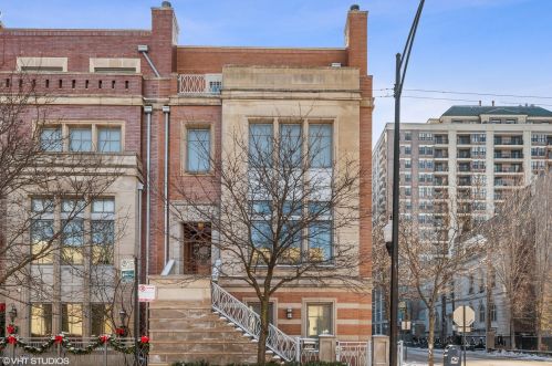 433 Superior St, Chicago IL  60654-3496 exterior