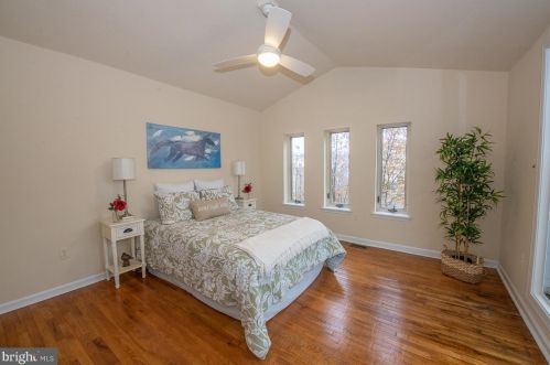 724 Leithgow St, Philadelphia PA 19123-1420 exterior