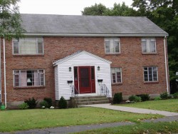 78 Auburn St, Newton, MA 02466-2502