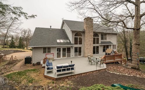 11070 Rambling Oaks Dr, Saint Louis MO 63128-2036 exterior