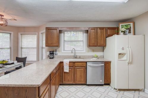 3300 Governors Ct, Duluth GA 30096-3571 exterior