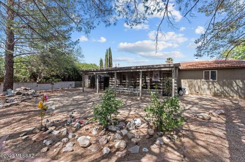 1066 Abrego Dr, Green Valley AZ 85614-3640 exterior