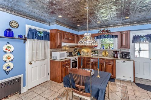 66 Ave, Valley Stream NY 11580-3230 exterior