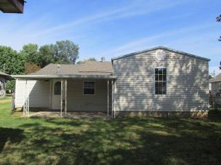 1037 Brown Ave, Springfield MO  65802-1390 exterior