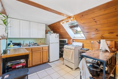 94 Woodford St, Portland ME 04103-4513 exterior