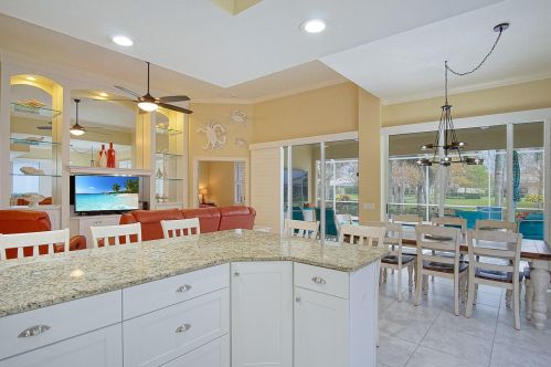 257 Bentley Cir, Fort Pierce FL  34986-2458 exterior