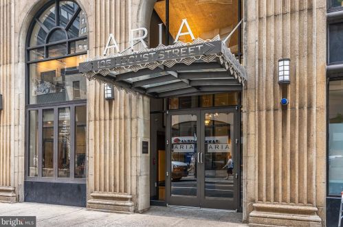 1425 Locust St, Philadelphia PA  19102-3832 exterior