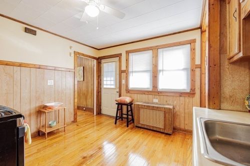 32 Monrovia St, Springfield MA 01104-3113 exterior