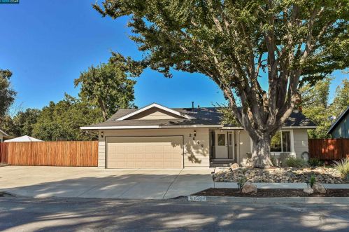 2649 Minert Rd, Concord CA 94518-2630 exterior