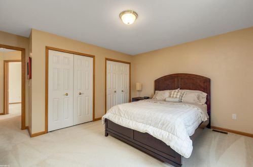 16820 Renee Dr, Macomb Township MI 48042-2324 exterior