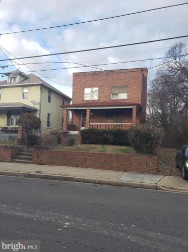 2308 Ainger Pl, Washington, DC 20020-3470