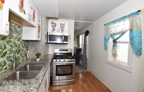 2911 33, Milwaukee WI 53215-3619 exterior