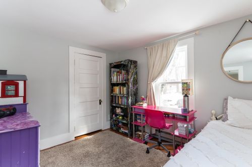 41 Bay Rd, Newmarket NH 03857-1711 exterior