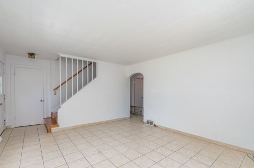 813 Leith Ave, Waukegan IL 60085-2545 exterior