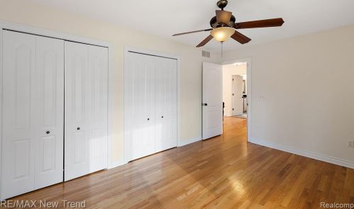 692 Appalachi St, Walled Lake MI  48390-1005 exterior