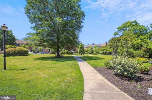 6340 Golf Crse Sq, Alexandria VA 22307-1225 exterior