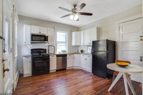 30 Cloverhill Pl, Montclair NJ 07042-4818 exterior