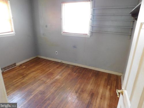 935 Maple Ave, Roebling NJ 08554-1808 exterior