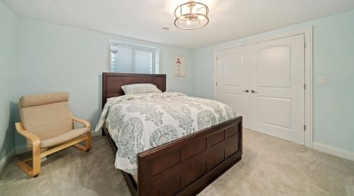 697 Parkside Ave, Elmhurst IL 60126-5029 exterior