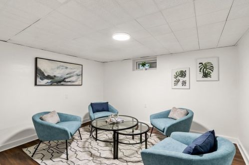 17 Ives St, Worcester MA  01603-2614 exterior