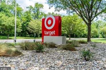 5750 Bou Ave, Rockville MD 20852-1645 exterior