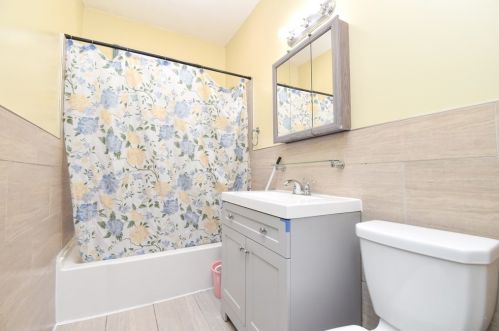 132 Alderman St, Springfield MA 01108-2121 exterior