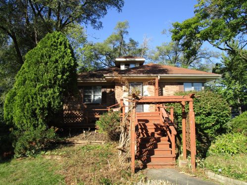 584 Berkley Ave, Elmhurst, IL 60126-4231