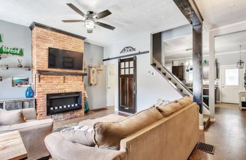 5334 Natrona Way, Pittsburgh PA  15201-2527 exterior