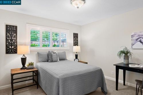 1824 Manzanita Dr, Concord CA 94519-1128 exterior