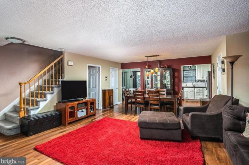 29 Stafford Ct, Trenton NJ 08690-3318 exterior