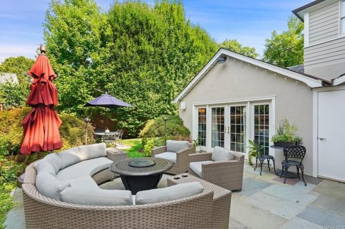 45 Carwall Ave, Mount Vernon NY 10552-1211 exterior