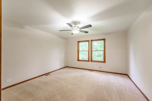 525 Lynn Ter, Waukegan IL 60085-3338 exterior