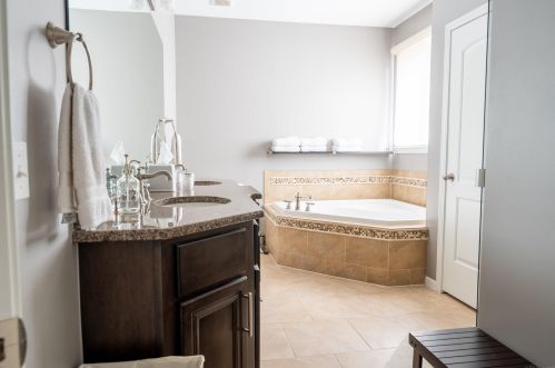 22560 Timbercrest Dr, Macomb Township MI 48044-6228 exterior