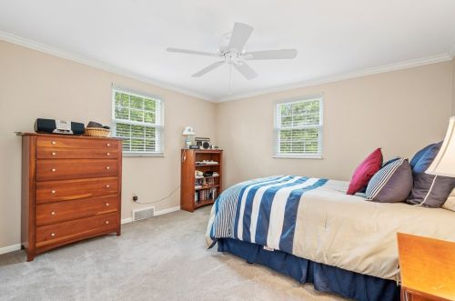 181 Penhurst Dr, Pittsburgh PA 15235-5318 exterior