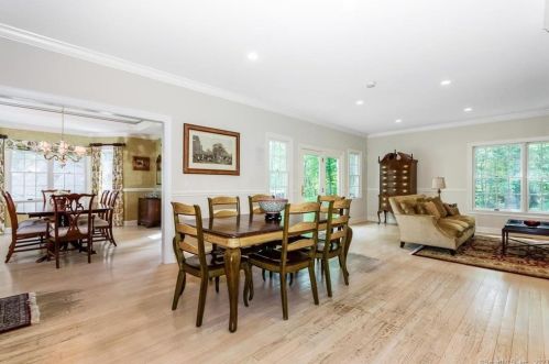 34 Rockhouse Rd, Wilton CT 06897-1827 exterior