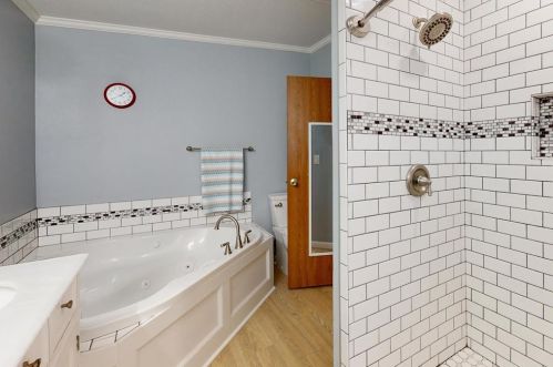 21 Roy Webb Rd, Huntsville TX 77320-1670 exterior