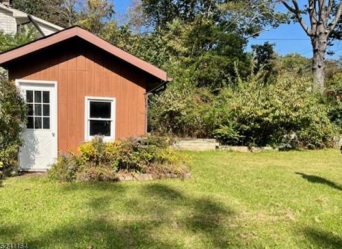 40 Oslo Dr, Rockaway NJ 07866-4239 exterior