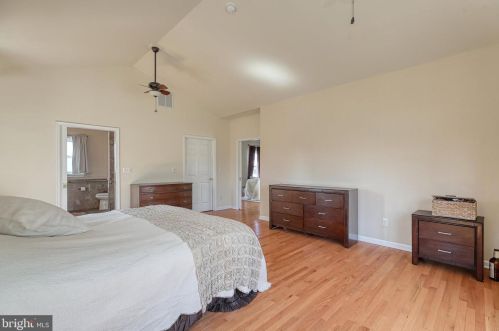 100 Acadia Dr, Riverton NJ 08077-3136 exterior