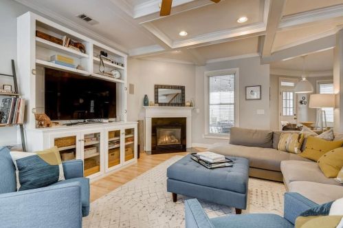 1604 Dupont Commons Dr, Atlanta GA 30318-2788 exterior