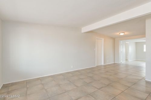 6918 Calle Orion, Tucson AZ  85710-5450 exterior