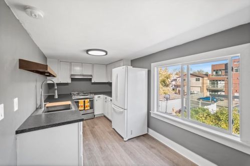 2201 72 Ct, Chicago IL 60707-4203 exterior