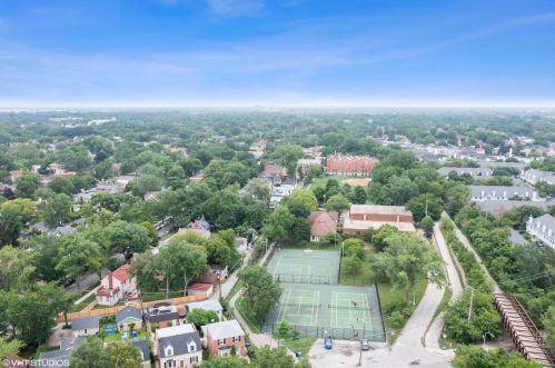 5800 Kenneth Ave, Chicago IL  60646-5910 exterior