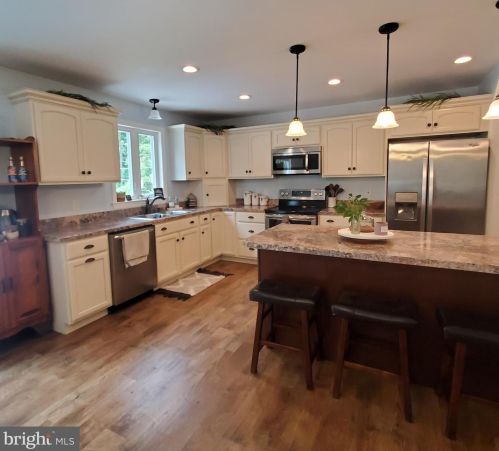 295 Fenwick Rd, Pilesgrove NJ exterior